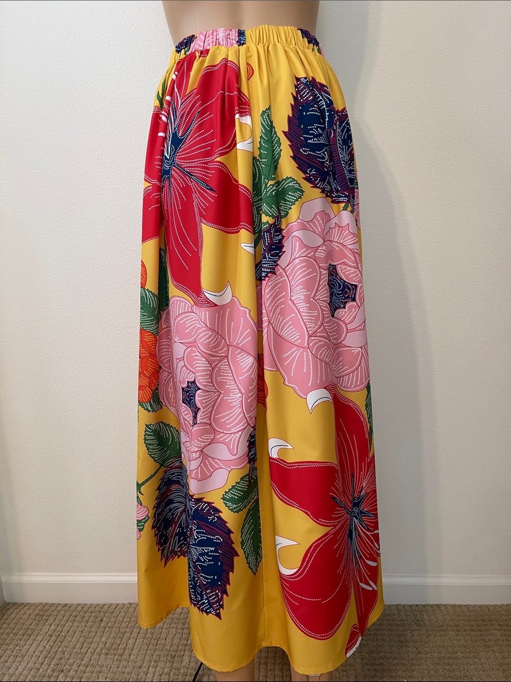 NWOT Vibrant Floral Maxi Skirt with Pockets - Picture 9 of 16